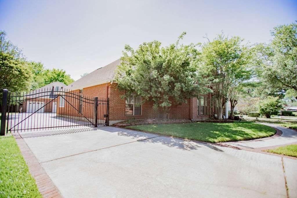 Luxe Executive 4br 4ba Sparkling Pool Outdoor Entertainment Area Spacious Office & Golf Access *