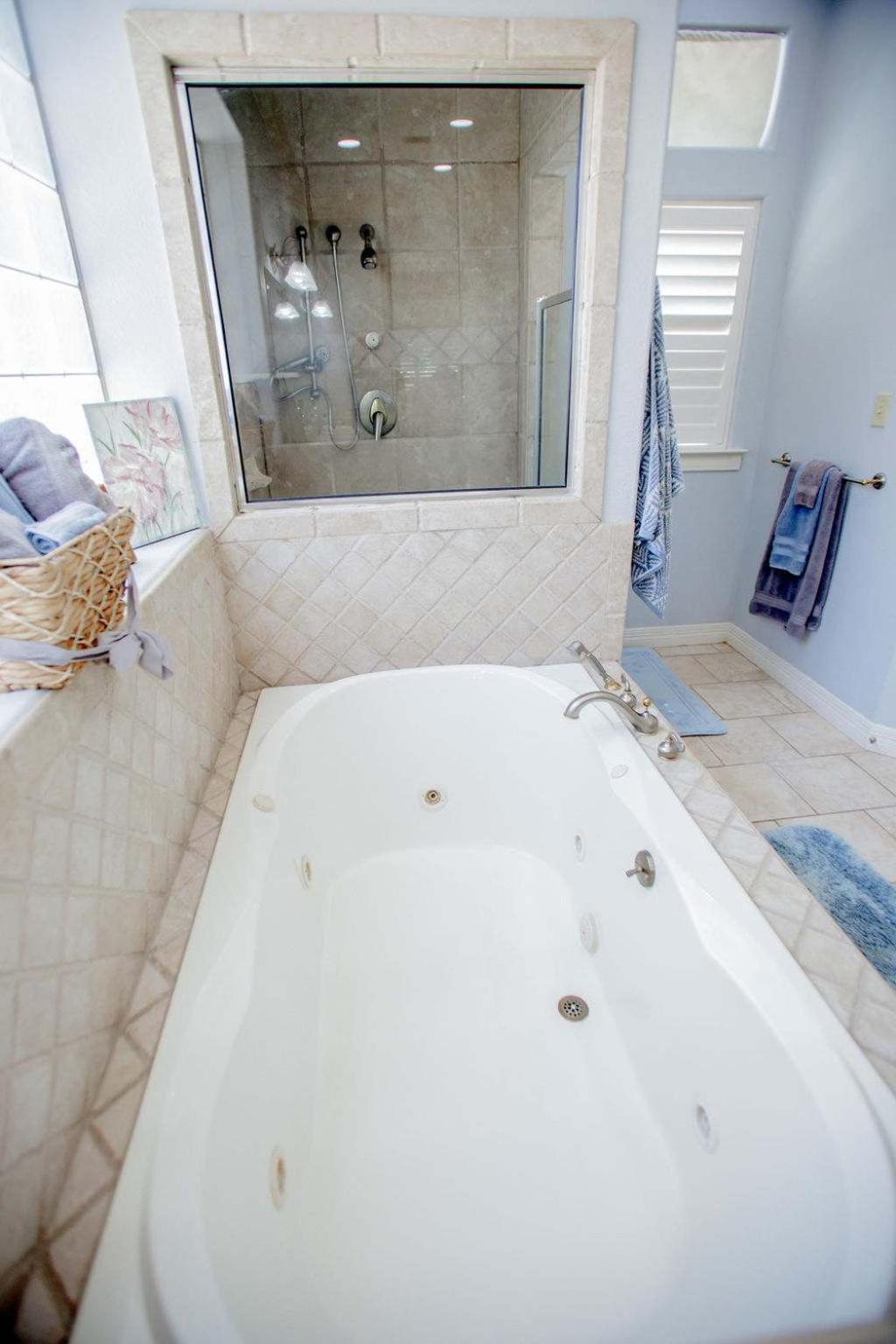 Hébergement de vacances Luxe Executive 4br 4ba Sparkling Pool Outdoor Entertainment Area Spacious Office & Golf Access Beaumont