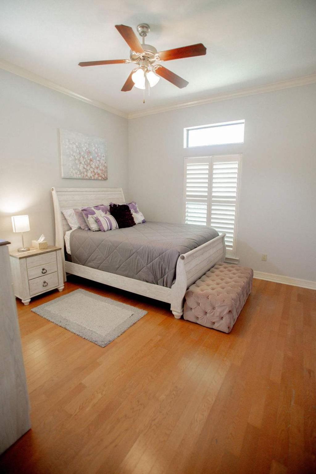 Hébergement de vacances Luxe Executive 4br 4ba Sparkling Pool Outdoor Entertainment Area Spacious Office & Golf Access